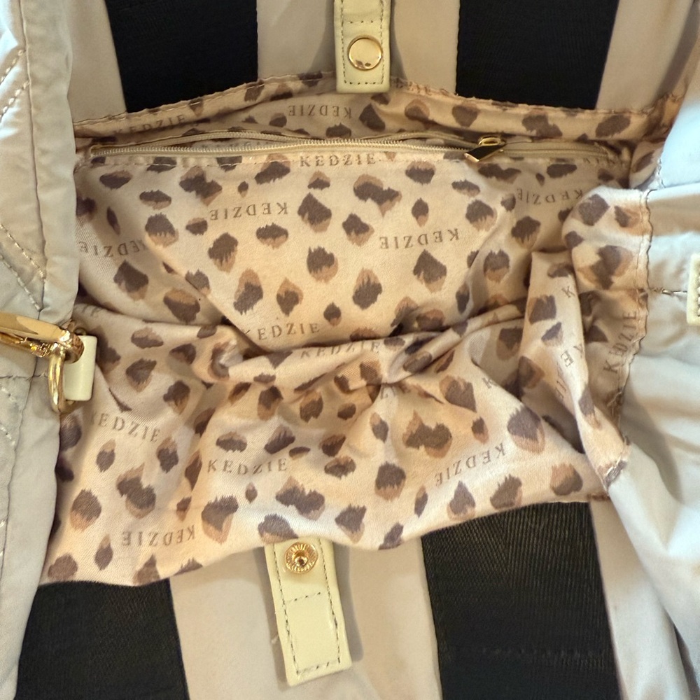 Elegant Quilted Hobo Bag light grey - Picture 3 of 4
